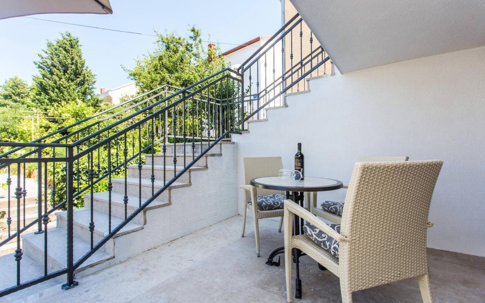 Apartments Bernardeta 1 Baška Exteriör bild