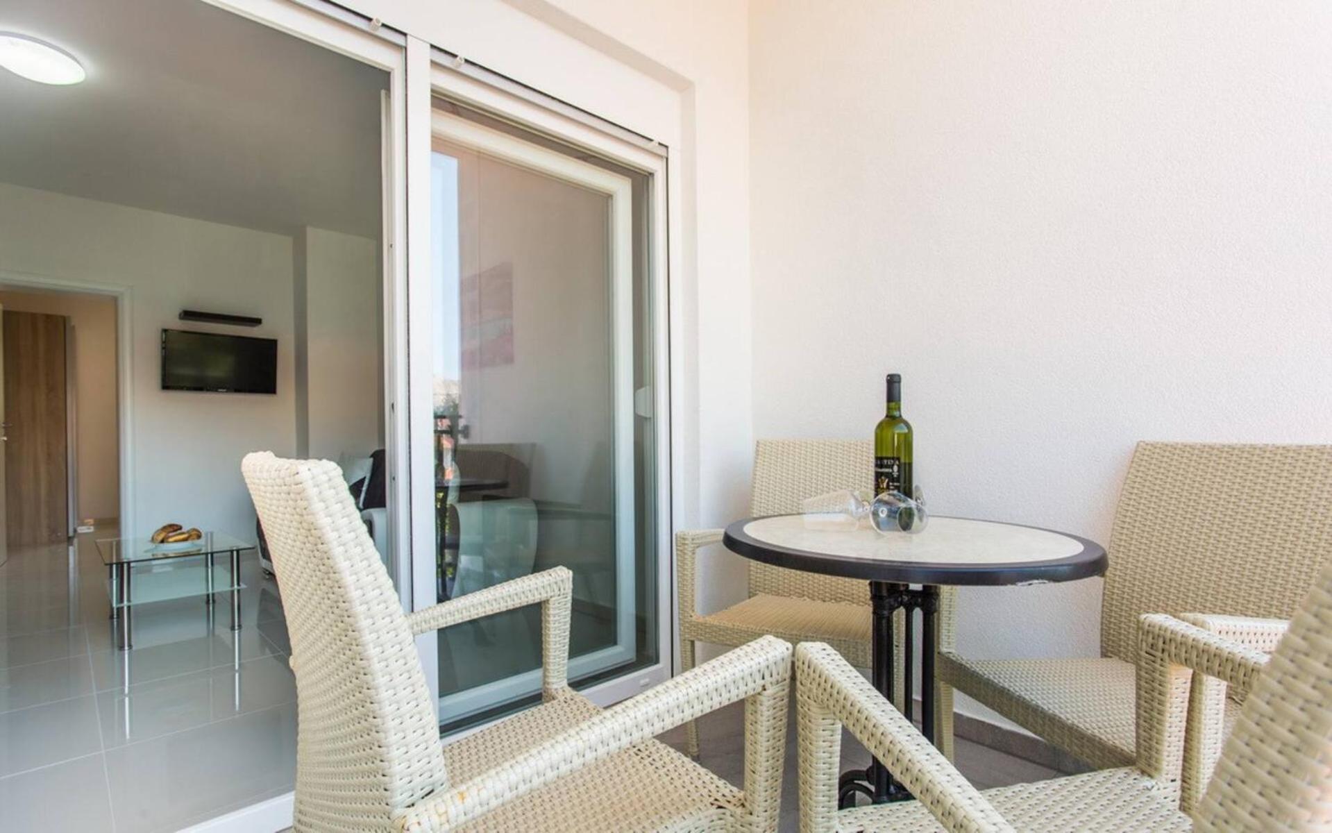 Apartments Bernardeta 1 Baška Exteriör bild